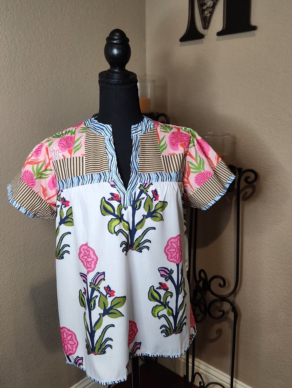 Floral Split-Neck Cotton Blouse in White and Pink